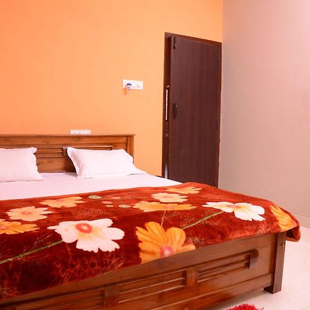 Coorg Girinivas Deluxe Homestay-Wi-Fi Мадикери Экстерьер фото