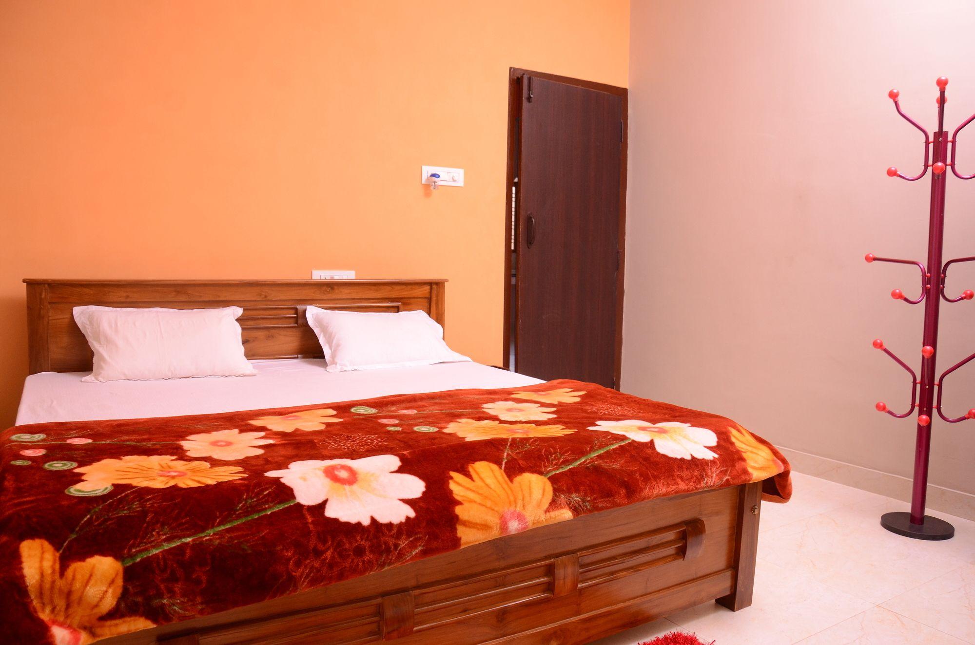 Coorg Girinivas Deluxe Homestay-Wi-Fi Мадикери Экстерьер фото